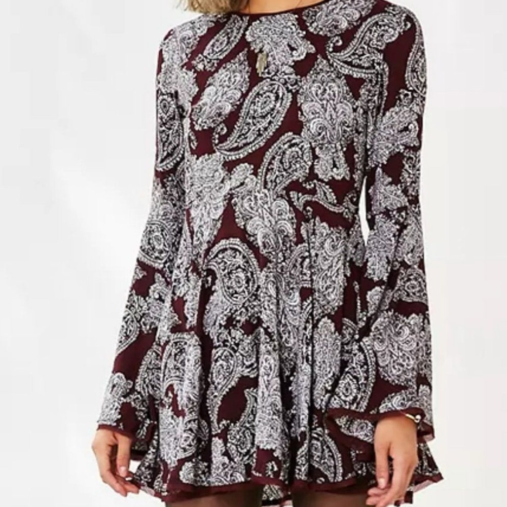 ECOTE' URBAN OUTFITTERS Sascha Bell Sleeve Boho Paisley Mini Dress EUC Size 4